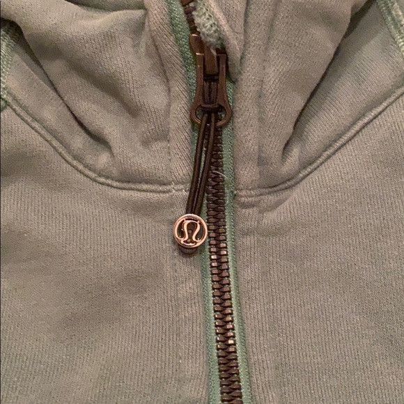 Size 4 Lululemon scuba hoodie - Picture 3 of 4